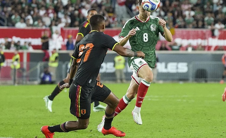 Álvaro Fidalgo: «Somos ocho jugadores en tres posiciones y sabía desde el principio que no iba a ser nada fácil» Álvaro Fidalgo: «Somos ocho jugadores en tres posiciones y sabía desde el principio que no iba a ser nada fácil»