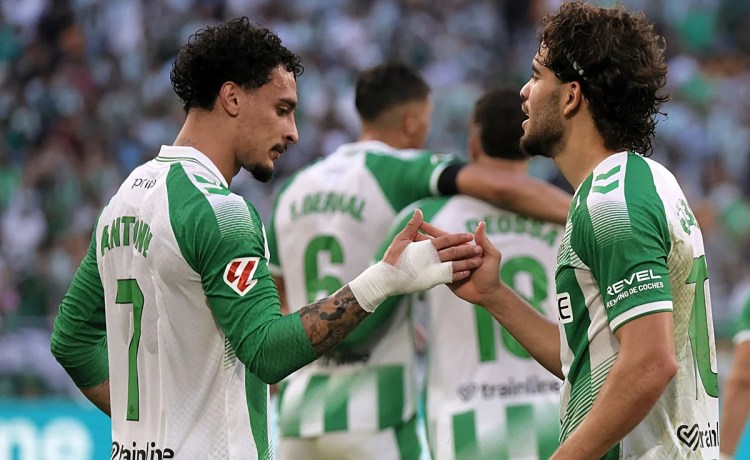 El Betis aplaza el amistoso ante el Ceuta a 24 horas de su disputa El Betis aplaza el amistoso ante el Ceuta a 24 horas de su disputa