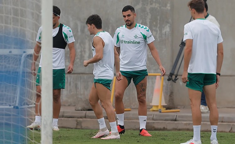 El Betis vuelve al trabajo tras cancelar el amistoso ante el Ceuta El Betis vuelve al trabajo tras cancelar el amistoso ante el Ceuta