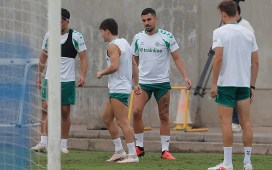 El Betis vuelve al trabajo tras cancelar el amistoso ante el Ceuta El Betis vuelve al trabajo tras cancelar el amistoso ante el Ceuta