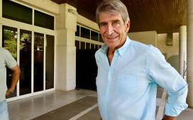 Pellegrini, tras ser homenajeado por los béticos veteranos: «Estos siete años los hemos sentido dentro del campo y en todas las partes a las que vamos a jugar» Pellegrini, tras ser homenajeado por los béticos veteranos: «Estos siete años los hemos sentido dentro del campo y en todas las partes a las que vamos a jugar»