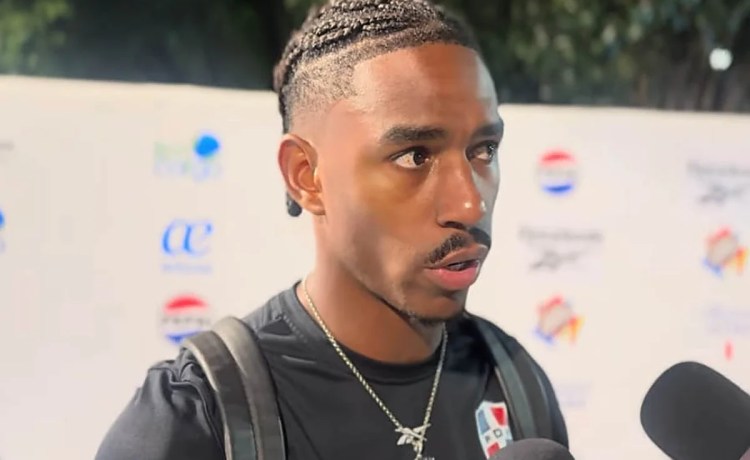 Junior: «Sentí un pequeño estiramiento más fuerte de la cuenta y hay que esperar a las pruebas; el Betis ya me llamo» Junior: «Sentí un pequeño estiramiento más fuerte de la cuenta y hay que esperar a las pruebas; el Betis ya me llamo»