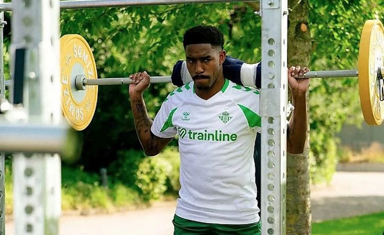 Junior tiene lesión muscular en el aductor izquierdo y estará tres semanas de baja Junior tiene lesión muscular en el aductor izquierdo y estará tres semanas de baja