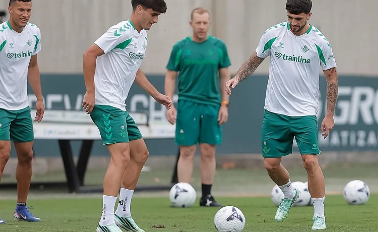 Bartra, Parrott, Abde y Morante vuelven con el grupo del Betis Bartra, Parrott, Abde y Morante vuelven con el grupo del Betis