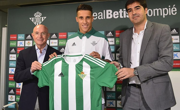Tello: «Lo tenía todo cerrado con el Spartak de Moscú pero mi mujer se quedó embarazada y nos decidimos por el Betis» Tello: «Lo tenía todo cerrado con el Spartak de Moscú pero mi mujer se quedó embarazada y nos decidimos por el Betis»
