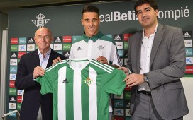 Tello: «Lo tenía todo cerrado con el Spartak de Moscú pero mi mujer se quedó embarazada y nos decidimos por el Betis» Tello: «Lo tenía todo cerrado con el Spartak de Moscú pero mi mujer se quedó embarazada y nos decidimos por el Betis»