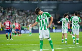 La celebración de Morante: primera gran faena en el Betis dedicada a su padre y al calor de su madre en la Cartuja La celebración de Morante: primera gran faena en el Betis dedicada a su padre y al calor de su madre en la Cartuja