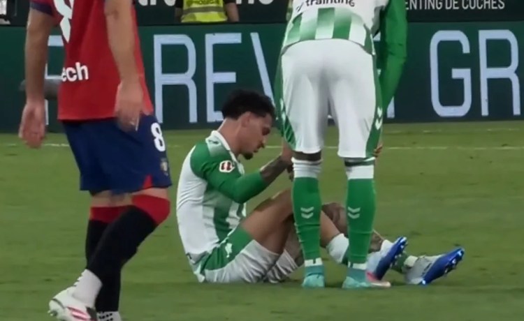 Pruebas para Antony, que acabó el choque ante Osasuna abatido por problemas musculares Pruebas para Antony, que acabó el choque ante Osasuna abatido por problemas musculares