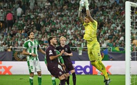 Álvaro Valles: «Esto es la Champions y, si no sufriéramos, no seríamos el Betis» Álvaro Valles: «Esto es la Champions y, si no sufriéramos, no seríamos el Betis»