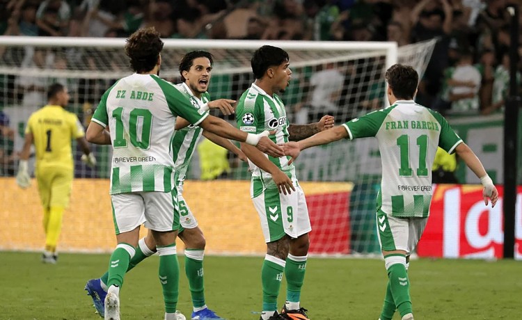 El Betis, entre los elegidos con pleno de victorias en la Champions League 26-27: así figura en la clasificación El Betis, entre los elegidos con pleno de victorias en la Champions League 26-27: así figura en la clasificación