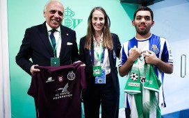 El detalle del Betis con un aficionado del Oporto con autismo El detalle del Betis con un aficionado del Oporto con autismo