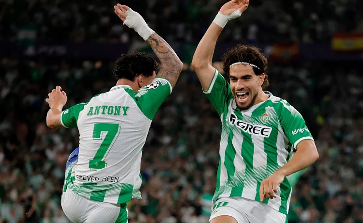 El golazo de Abde y la estirada de Valles, candidatos al mejor tanto y mejor parada de la jornada de Champions El golazo de Abde y la estirada de Valles, candidatos al mejor tanto y mejor parada de la jornada de Champions