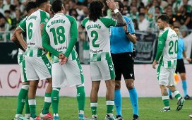 Bellerín y las polémicas del Betis – Barcelona: «Hay dos jugadas dudosas y una la castiga y otra la premia» Bellerín y las polémicas del Betis – Barcelona: «Hay dos jugadas dudosas y una la castiga y otra la premia»