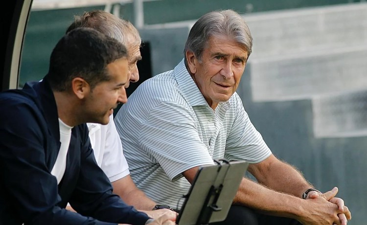 Pellegrini: «La actuación arbitral fue lamentable y sin criterio futbolístico» Pellegrini: «La actuación arbitral fue lamentable y sin criterio futbolístico»