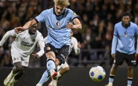 El Feyenoord, otro líder de su liga: victoria ante el SC Telstar (3-4) antes de visitar el miércoles la Cartuja El Feyenoord, otro líder de su liga: victoria ante el SC Telstar (3-4) antes de visitar el miércoles la Cartuja