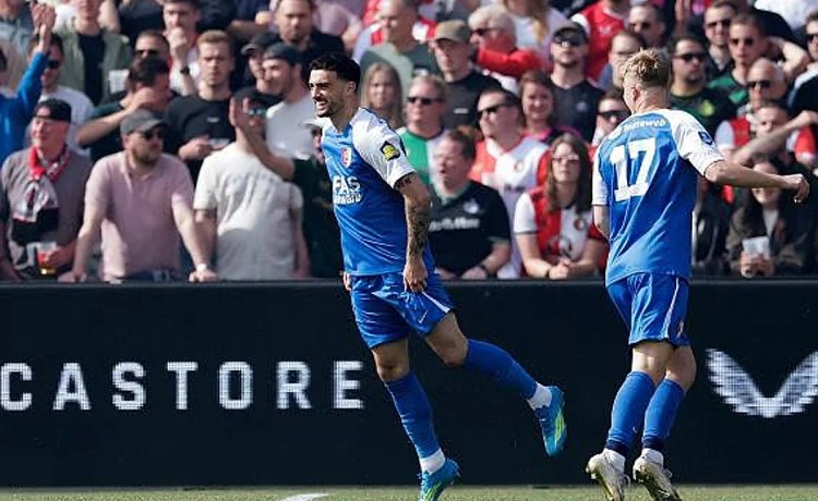 La increíble historia de Parrott contra el Feyenoord: dos goles en los primeros 55 segundos de partido La increíble historia de Parrott contra el Feyenoord: dos goles en los primeros 55 segundos de partido