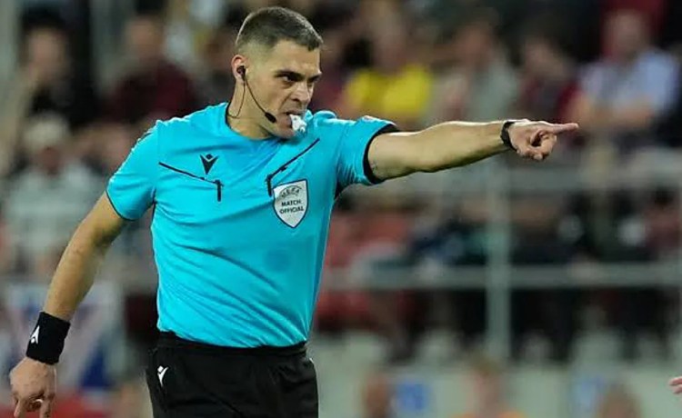 El italiano Simone Sozza, árbitro del Betis – Feyenoord El italiano Simone Sozza, árbitro del Betis – Feyenoord