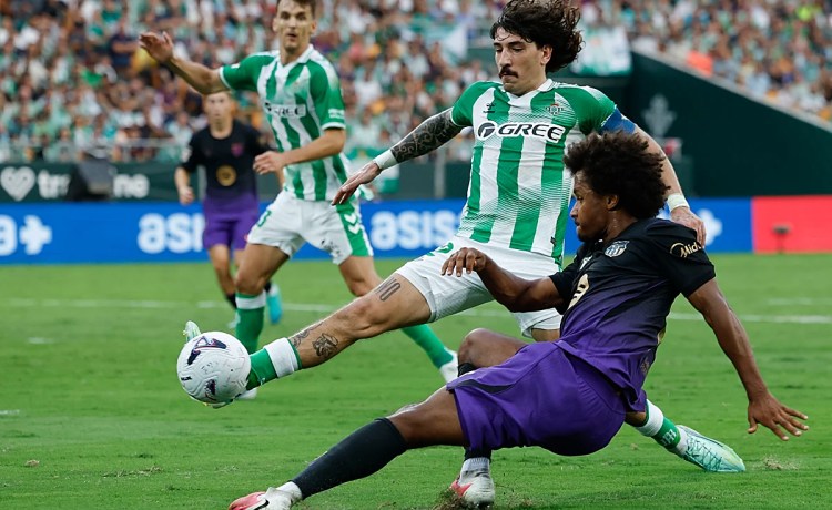 Bellerín denuncia por delitos de odio al youtuber que le dirigió insultos homófobos tras el Betis – Real Madrid Bellerín denuncia por delitos de odio al youtuber que le dirigió insultos homófobos tras el Betis – Real Madrid