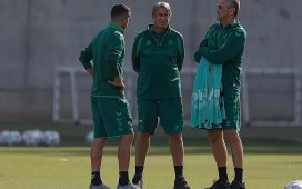 Pellegrini: «El que no haya jugado el partido anterior no quiere que vaya a hacerlo en el siguiente» Pellegrini: «El que no haya jugado el partido anterior no quiere que vaya a hacerlo en el siguiente»