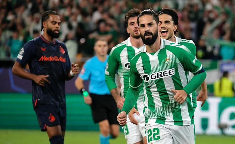 Isco: «Queda mucho todavía, pero la mentalidad del equipo es ganar cada partido» Isco: «Queda mucho todavía, pero la mentalidad del equipo es ganar cada partido»
