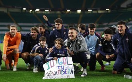 Un problema en el avión del Celta retrasa su regreso a España y los celestes sólo tendrán un entrenamiento antes de recibir al Betis Un problema en el avión del Celta retrasa su regreso a España y los celestes sólo tendrán un entrenamiento antes de recibir al Betis