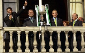 El Betis muestra sus condolencias por la muerte de Sánchez Monteseirín: «Bético y alcalde de Sevilla» El Betis muestra sus condolencias por la muerte de Sánchez Monteseirín: «Bético y alcalde de Sevilla»