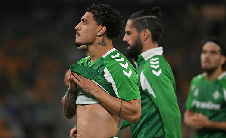 El Betis mima a Antony para salir del bache El Betis mima a Antony para salir del bache
