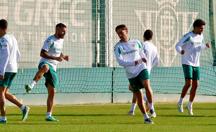 Iker Losada, novedad en la lista de 24 del Betis para medirse al Navalcarnero Iker Losada, novedad en la lista de 24 del Betis para medirse al Navalcarnero