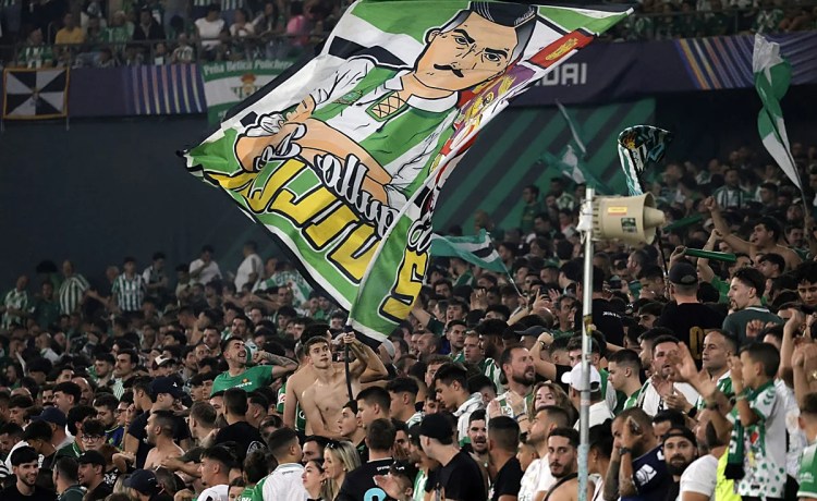 Los béticos podrán estar en zona local del Signal Iduna Park, pero sin prendas ni distintivos verdiblancos Los béticos podrán estar en zona local del Signal Iduna Park, pero sin prendas ni distintivos verdiblancos