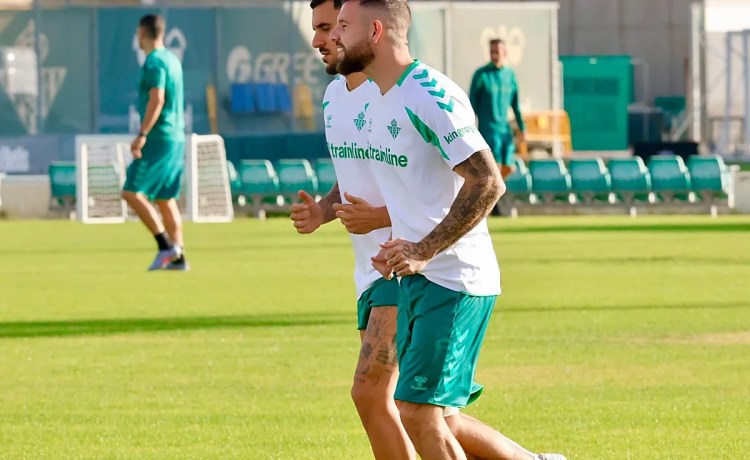 Aitor y su emoción al escuchar el himno de la Champions: «Lloré como una magdalena» Aitor y su emoción al escuchar el himno de la Champions: «Lloré como una magdalena»