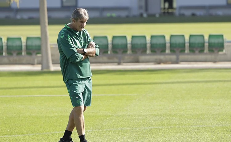 Pellegrini, antes de reencontrarse con el Málaga: «La estima a otro club hay que dejarla a un lado cuando tienes una confrontación» Pellegrini, antes de reencontrarse con el Málaga: «La estima a otro club hay que dejarla a un lado cuando tienes una confrontación»