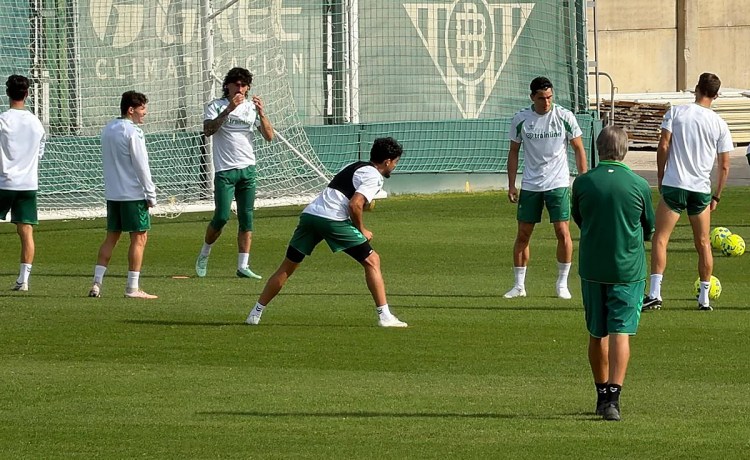 Convocatoria de Pellegrini con tres bajas para el Betis – Málaga Convocatoria de Pellegrini con tres bajas para el Betis – Málaga