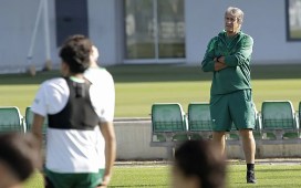 Pellegrini explica su decisión de jugar la Copa en el parón: «Creo que es la mejor fecha aunque puedan faltar algunos jugadores» Pellegrini explica su decisión de jugar la Copa en el parón: «Creo que es la mejor fecha aunque puedan faltar algunos jugadores»