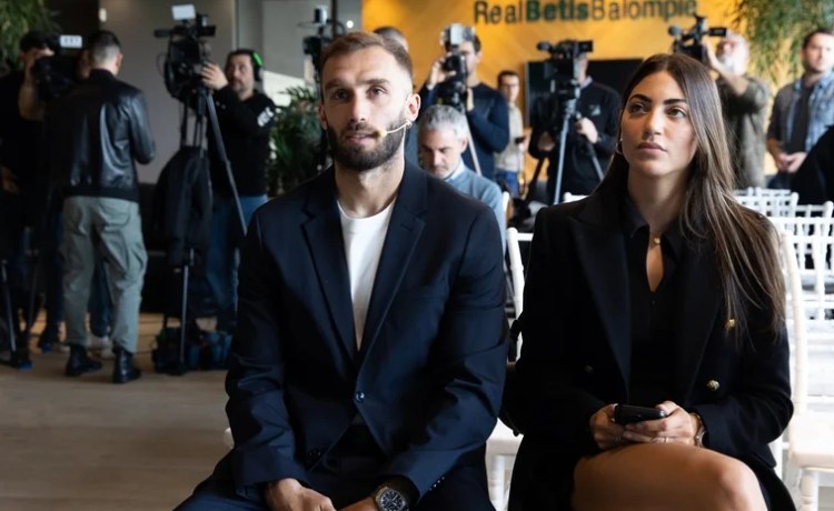 Los campeones del mundo felicitan a Pezzella por su renovación Los campeones del mundo felicitan a Pezzella por su renovación