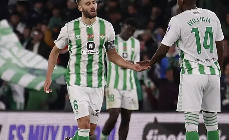 Cuatro apercibidos en el Betis para medirse al Atlético de Madrid Cuatro apercibidos en el Betis para medirse al Atlético de Madrid