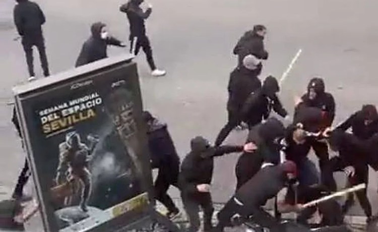 En libertad provisional 20 de los detenidos por la pelea de ultras y pasan más a disposición judicial En libertad provisional 20 de los detenidos por la pelea de ultras y pasan más a disposición judicial