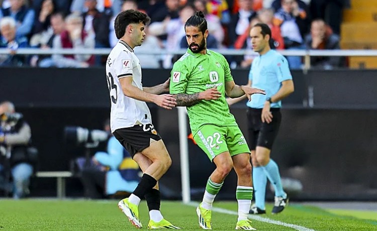 Isco inicia el entrenamiento con el grupo Isco inicia el entrenamiento con el grupo