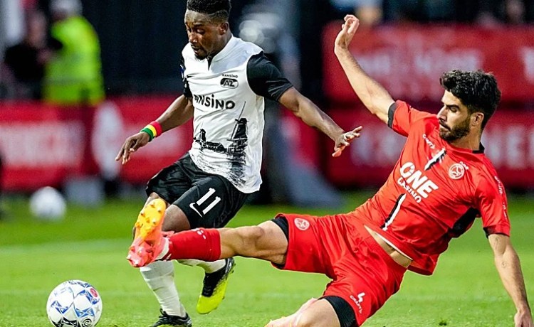 El desafortunado debut de Ricardo Visus con el Almere City El desafortunado debut de Ricardo Visus con el Almere City