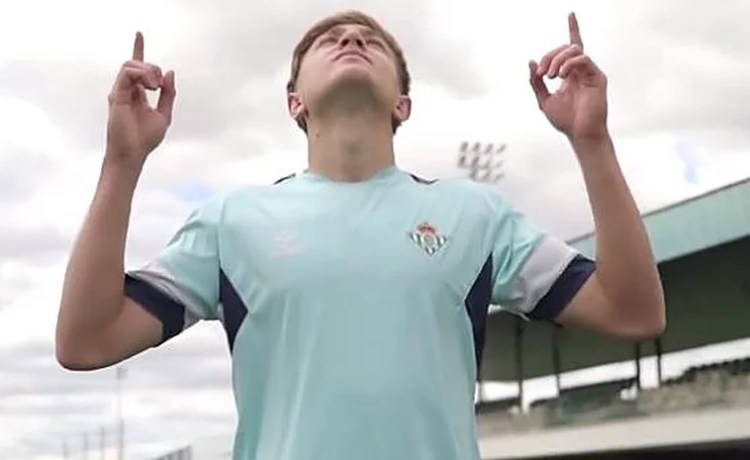 Jesús Rodríguez: «Lo de debutar en el Villamarín lo sueño a casi todas las horas del día» Jesús Rodríguez: «Lo de debutar en el Villamarín lo sueño a casi todas las horas del día»