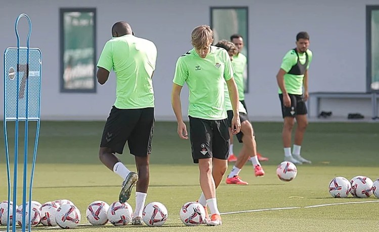 Una cláusula sin precedentes en cantera para Jesús Rodríguez Una cláusula sin precedentes en cantera para Jesús Rodríguez