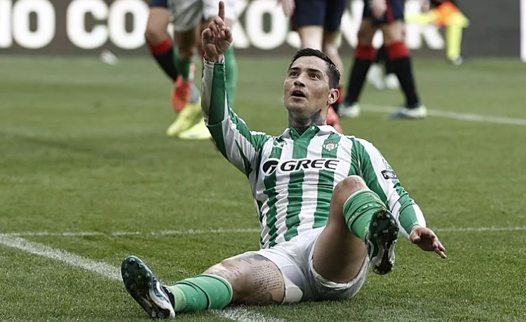 Chimy y su celebración en el Osasuna – Betis: «Se me encogía el corazón escuchando los gritos de muérete» Chimy y su celebración en el Osasuna – Betis: «Se me encogía el corazón escuchando los gritos de muérete»