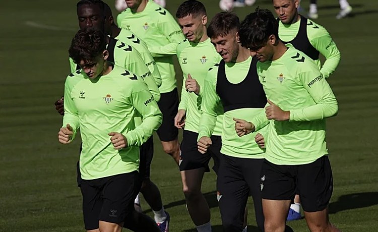 Alineaciones probables del Valencia – Betis de LaLiga EA Sports 2024-2025: onces y banquillo de suplentes Alineaciones probables del Valencia – Betis de LaLiga EA Sports 2024-2025: onces y banquillo de suplentes