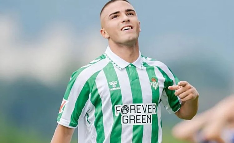 «Nadie por encima del Betis», el mensaje que el club lanza cuando una renovación en cantera se complica «Nadie por encima del Betis», el mensaje que el club lanza cuando una renovación en cantera se complica