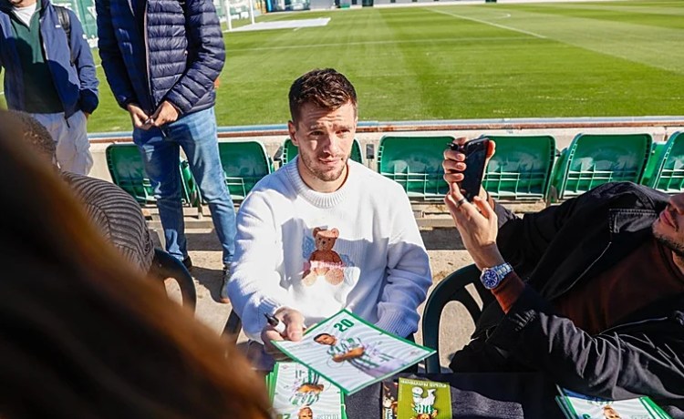 El Betis celebra la Navidad con sus canteranos El Betis celebra la Navidad con sus canteranos