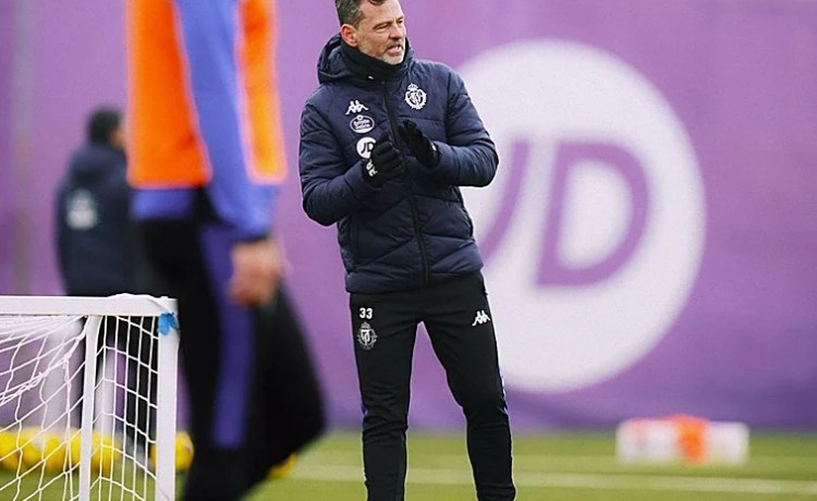 Cocca: «Pellegrini es un entrenador de muchísima jerarquía» Cocca: «Pellegrini es un entrenador de muchísima jerarquía»