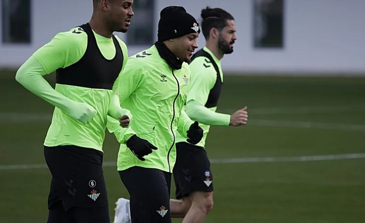 Vitor Roque vuelve con el grupo para ultimar la preparación del Mallorca – Betis Vitor Roque vuelve con el grupo para ultimar la preparación del Mallorca – Betis