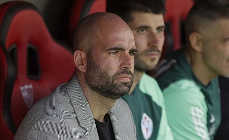 Giráldez, sobre Losada: «Me gusta, su llegada es una posibilidad» Giráldez, sobre Losada: «Me gusta, su llegada es una posibilidad»