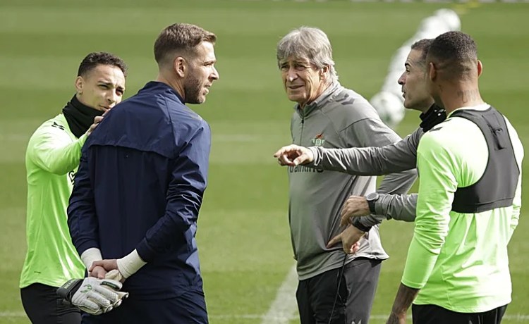 Cinco bajas en la convocatoria de Pellegrini para el partido ante el Gent Cinco bajas en la convocatoria de Pellegrini para el partido ante el Gent