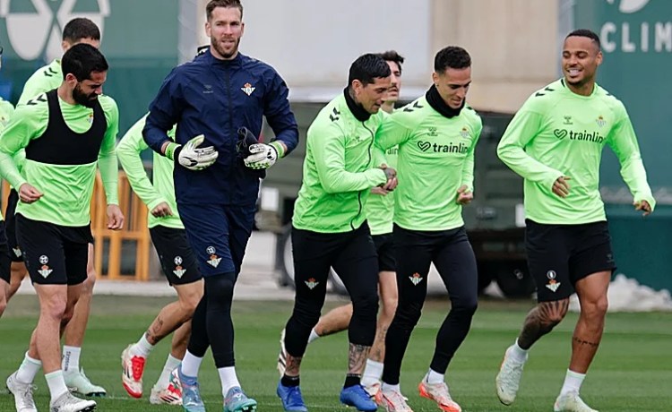 Alineaciones oficiales del Betis – Vitória de Guimarães de la Conference League 2024-2025: Aitor, Natan y Perraud, entre las novedades Alineaciones oficiales del Betis – Vitória de Guimarães de la Conference League 2024-2025: Aitor, Natan y Perraud, entre las novedades