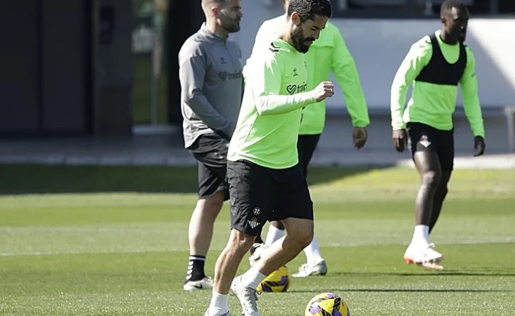 Pellegrini, sobre Isco y la selección: «A la larga lo va a conseguir porque está en un gran momento» Pellegrini, sobre Isco y la selección: «A la larga lo va a conseguir porque está en un gran momento»